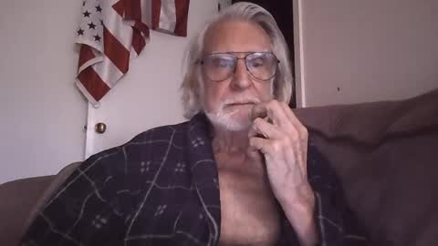 AlphaUniform online show from 04-25-26, 05:43