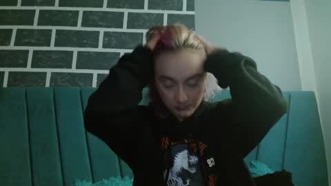 Alter  online show from 11-25-25, 11:32