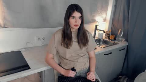 Melissa online show from 03-10-25, 01:43