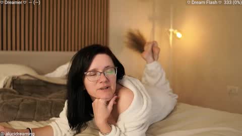 Snapshot of alucidreaming chatting on 10-18-25, 06:41 Lucid Dreaming online show from 10-18-25, 06:41