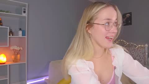 Snapshot of aluntick chatting on 02-08-25, 04:47 Amelia NEXT STREAM  online show from 02-08-25, 04:47