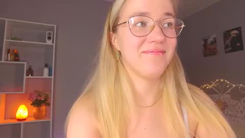 Snapshot of aluntick chatting on 02-25-25, 08:09 Amelia NEXT STREAM  online show from 02-25-25, 08:09