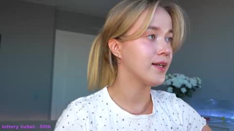 Snapshot of aluntick chatting on 10-08-25, 01:53 Amelia NEXT STREAM  online show from 10-08-25, 01:53