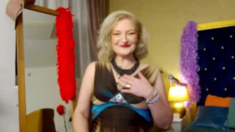Snapshot of alura_jenson_ chatting on 05-13-26, 09:22 Alura Jenson online show from 05-13-26, 09:22
