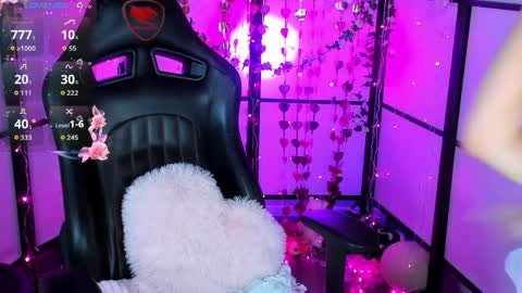 Snapshot of aluwe_meow chatting on 03-25-26, 09:21 Aluwe online show from 03-25-26, 09:21