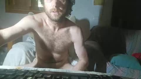 Snapshot of alvarooo1111 chatting on 09-28-25, 11:15 Balearicsex11 online show from 09-28-25, 11:15