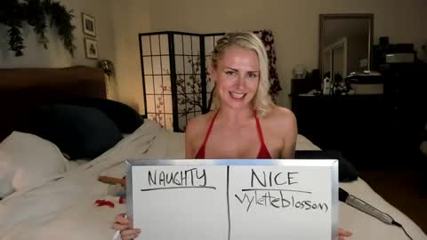 Snapshot of alwaysaffirming chatting on 12-20-24, 11:58 AlwaysAffirming online show from 12-20-24, 11:58