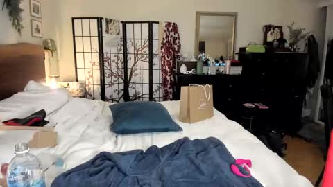 Snapshot of alwaysaffirming chatting on 10-22-25, 09:25 AlwaysAffirming online show from 10-22-25, 09:25