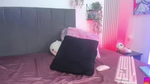 Im back 3 follow me on instagram  na misuan online show from 02-12-25, 05:37