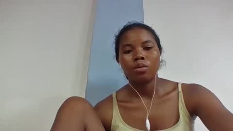 Snapshot of alydie7 chatting on 04-19-26, 03:33 alydie7 online show from 04-19-26, 03:33