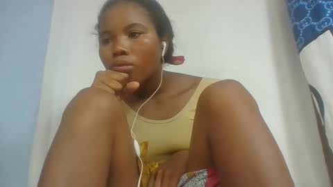 Snapshot of alydie7 chatting on 04-20-26, 06:31 alydie7 online show from 04-20-26, 06:31