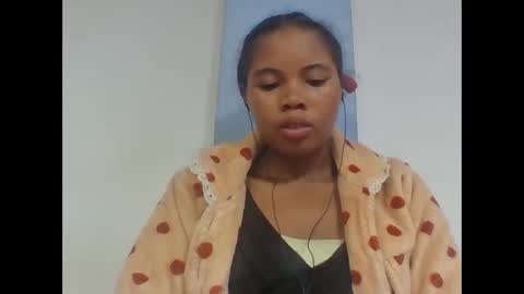 Snapshot of alydie7 chatting on 05-12-26, 05:54 alydie7 online show from 05-12-26, 05:54
