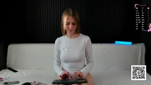 Alena online show from 01-20-25, 01:32