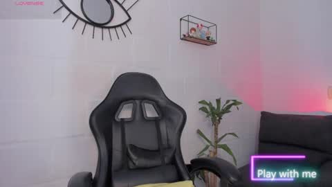 Alyson online show from 06-11-26, 01:31