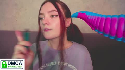 Snapshot of alyssa__scarlet chatting on 12-11-24, 10:03 Alyssa online show from 12-11-24, 10:03