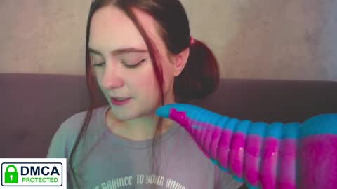 Snapshot of alyssa__scarlet chatting on 12-28-24, 05:02 Alyssa online show from 12-28-24, 05:02