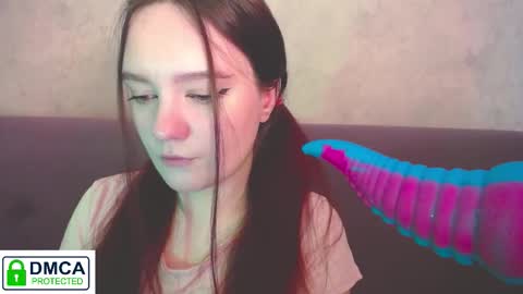 Snapshot of alyssa__scarlet chatting on 10-21-25, 08:48 Alyssa online show from 10-21-25, 08:48