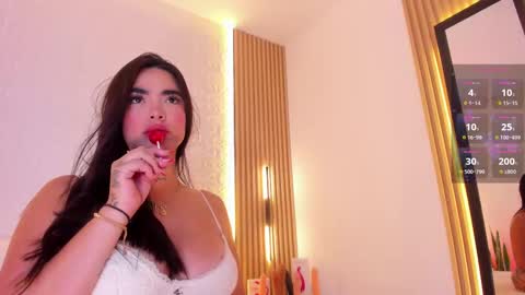 Snapshot of alyssa_vargas chatting on 09-26-25, 10:36 alyssa online show from 09-26-25, 10:36