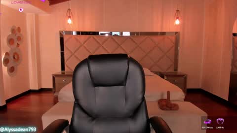 Snapshot of alyssadean_ chatting on 06-03-26, 02:33 Aly online show from 06-03-26, 02:33