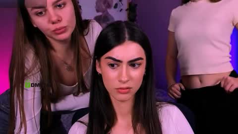 Snapshot of alyssamoan chatting on 11-27-25, 02:19 alyssamoan online show from 11-27-25, 02:19