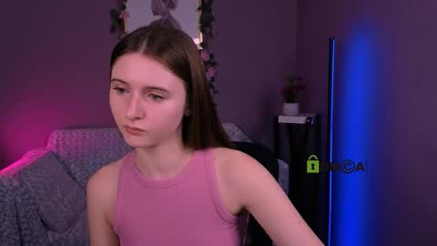 Snapshot of alyssamoan chatting on 12-14-25, 10:20 alyssamoan online show from 12-14-25, 10:20