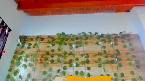 alyssia online show from 03-04-25, 04:09