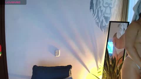 alyssia wolds online show from 09-23-25, 10:40