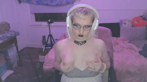 alyxiabewbs online show from 05-18-26, 02:29