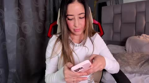 Alyze make feel hot as hell online show from 10-09-25, 01:58