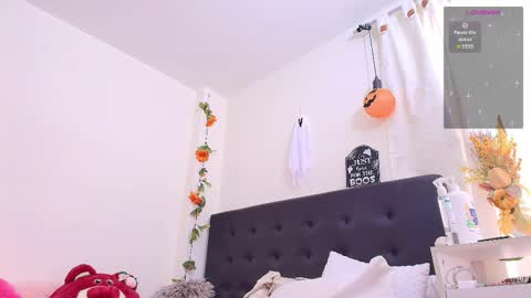 Isabella online show from 10-30-25, 07:14