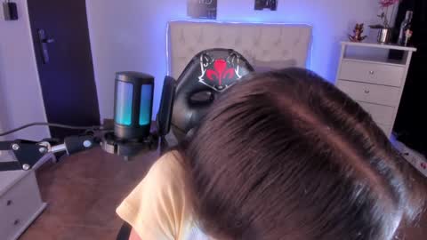 B I A N C A online show from 02-04-25, 03:44