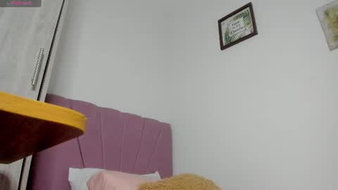 Snapshot of amaia_mendoza chatting on 06-13-26, 11:35 Amaia Mendoza online show from 06-13-26, 11:35