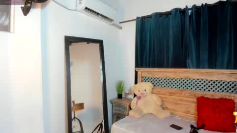 Snapshot of amaia_monroe chatting on 06-05-26, 05:47 amaia_monroe online show from 06-05-26, 05:47