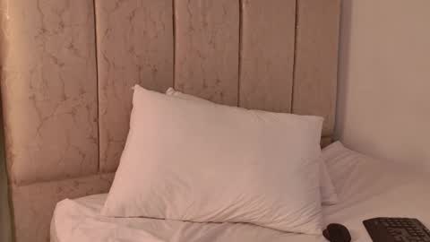 amaia_saenz_oa online show from 03-04-26, 03:40