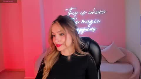 Snapshot of amaiahaywood chatting on 09-19-25, 04:36 Amaia Haywood online show from 09-19-25, 04:36