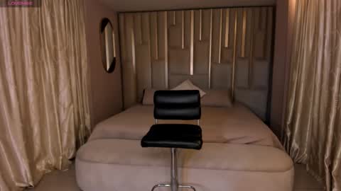 Snapshot of amaiahaywood chatting on 10-17-25, 10:40 Amaia Haywood online show from 10-17-25, 10:40