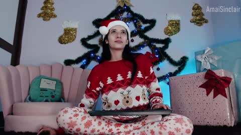 Snapshot of amaisinclair chatting on 12-22-24, 06:06 Amai Sinclair online show from 12-22-24, 06:06