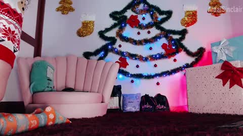 Snapshot of amaisinclair chatting on 12-24-24, 05:05 Amai Sinclair online show from 12-24-24, 05:05