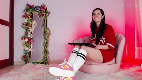 Snapshot of amaisinclair chatting on 01-31-25, 06:24 Amai Sinclair online show from 01-31-25, 06:24