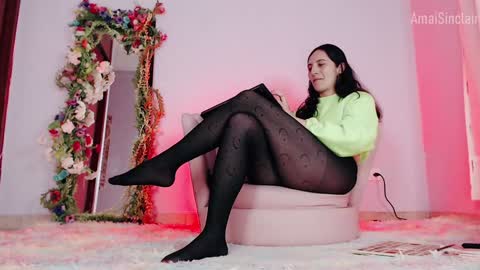 Snapshot of amaisinclair chatting on 02-02-25, 09:08 Amai Sinclair online show from 02-02-25, 09:08