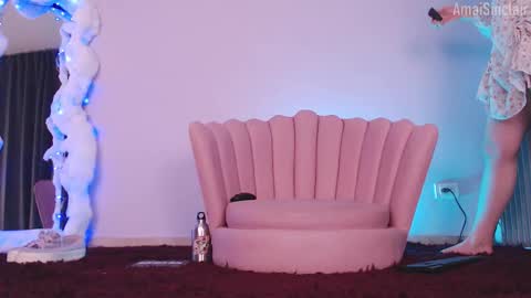 Snapshot of amaisinclair chatting on 10-18-25, 06:05 Amai Sinclair online show from 10-18-25, 06:05