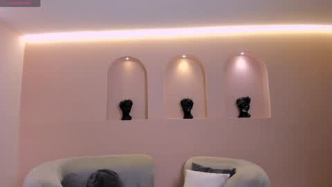 Amalia cruss online show from 04-28-26, 02:27