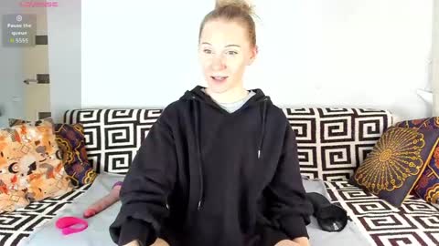 Amalia online show from 04-26-26, 08:45