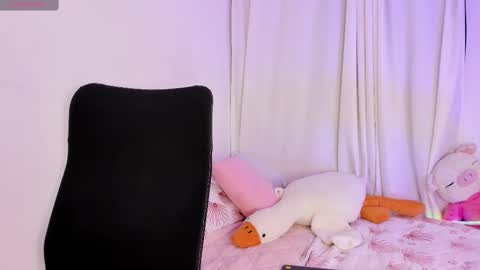 Snapshot of amaliaandrade chatting on 02-21-25, 06:51 Amalia real MIA online show from 02-21-25, 06:51