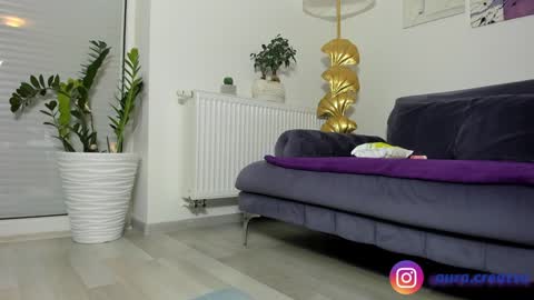 Amalia Nilsson  online show from 01-24-25, 05:21