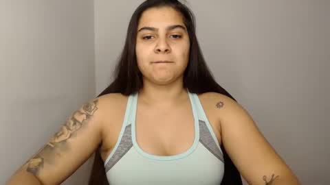 Snapshot of amanda5star chatting on 01-06-25, 08:07 The queen of the biceps  online show from 01-06-25, 08:07