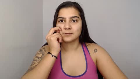 Snapshot of amanda5star chatting on 01-10-25, 10:39 The queen of the biceps  online show from 01-10-25, 10:39