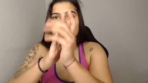 Snapshot of amanda5star chatting on 01-10-25, 01:41 The queen of the biceps  online show from 01-10-25, 01:41