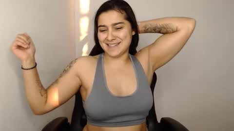 Snapshot of amanda5star chatting on 01-22-25, 02:56 The queen of the biceps  online show from 01-22-25, 02:56