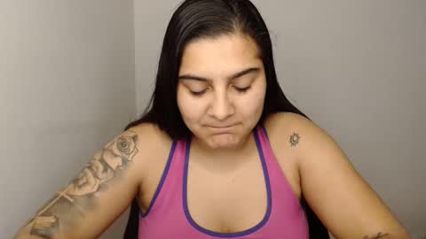 Snapshot of amanda5star chatting on 01-27-25, 01:16 The queen of the biceps  online show from 01-27-25, 01:16